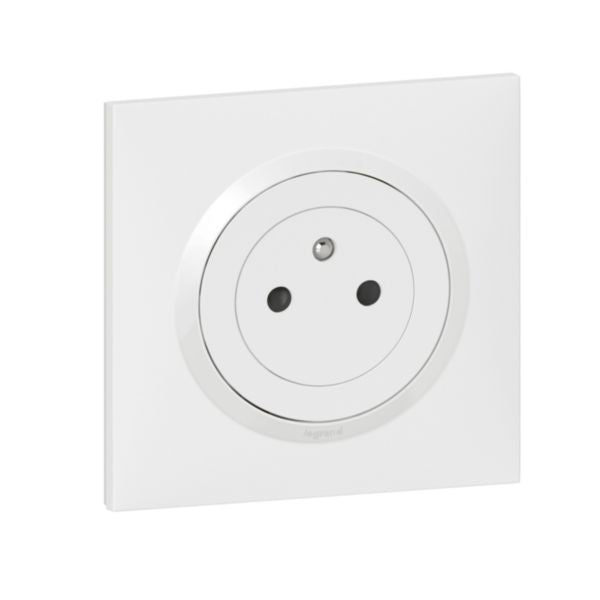 Prise de courant 2P+T Surface dooxie one 16A livrée avec plaque carrée blanche et griffes